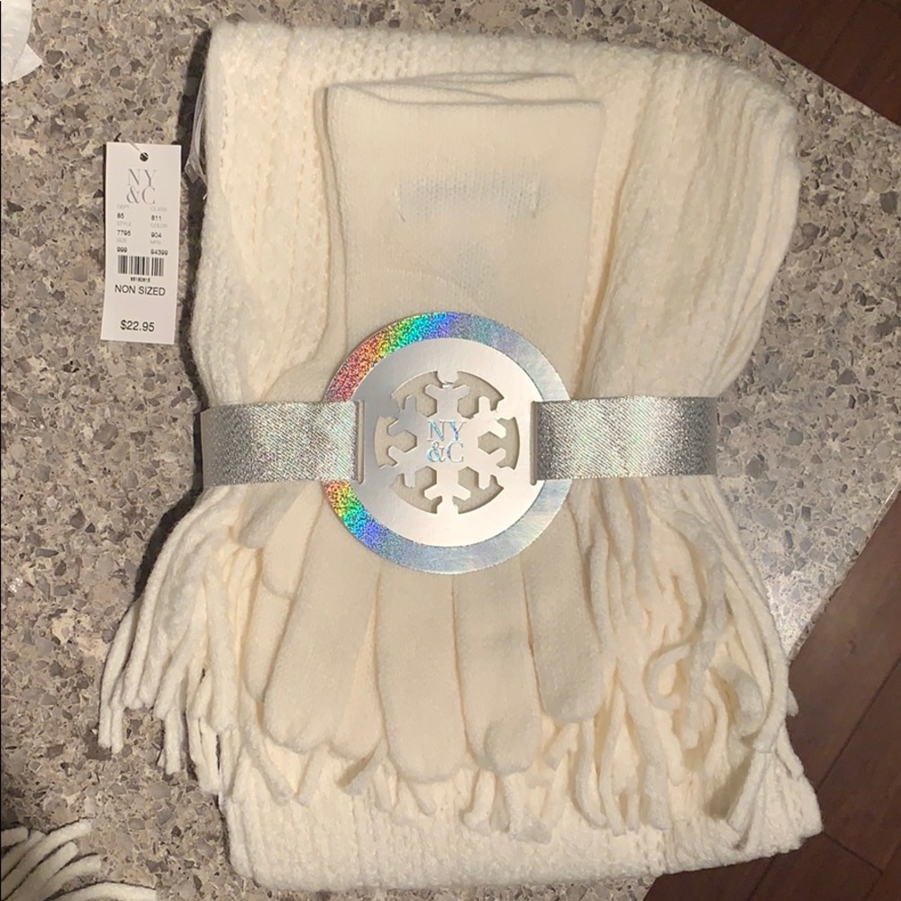New York and Company ivory winter set